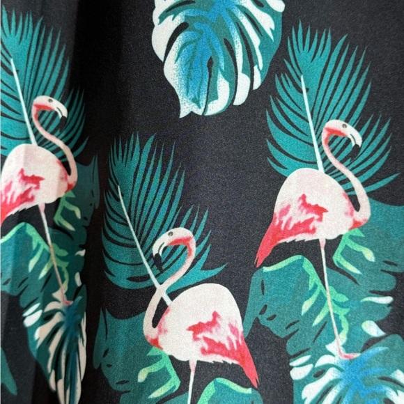 SHEIN Hawaiian Print Button Down Shirt Black with Pink Flamingos Size Small - Picture 4 of 6